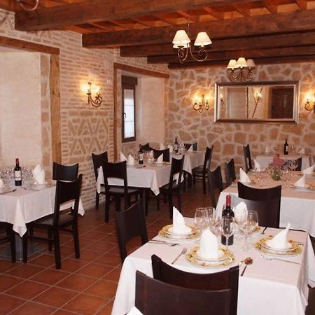La Casona De Dona Petra Hotel Villarmentero de Campos Exterior photo