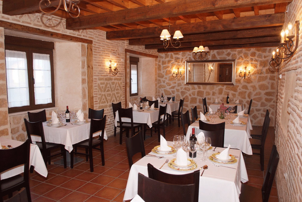 La Casona De Dona Petra Hotel Villarmentero de Campos Exterior photo